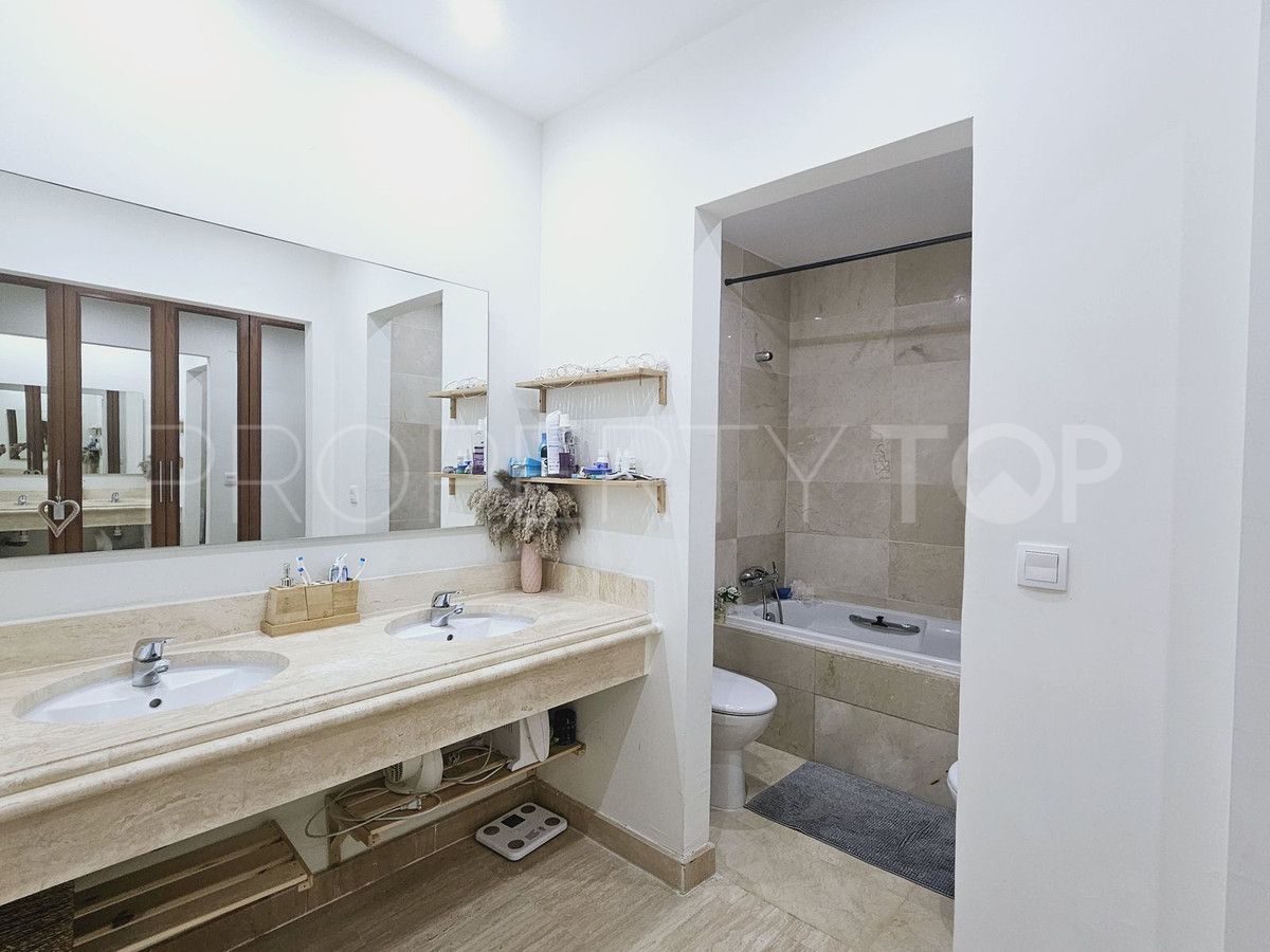 Atico en venta de 2 dormitorios en Estepona