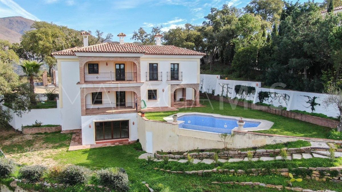 Villa for sale in Casares