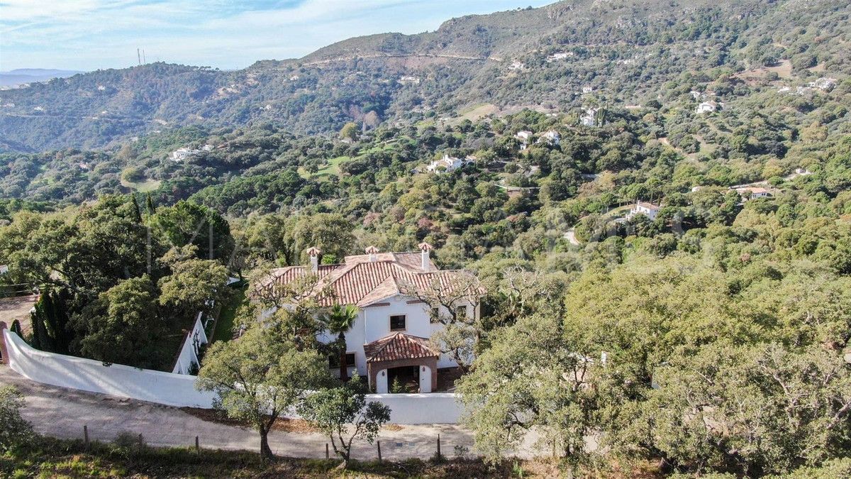 Villa for sale in Casares