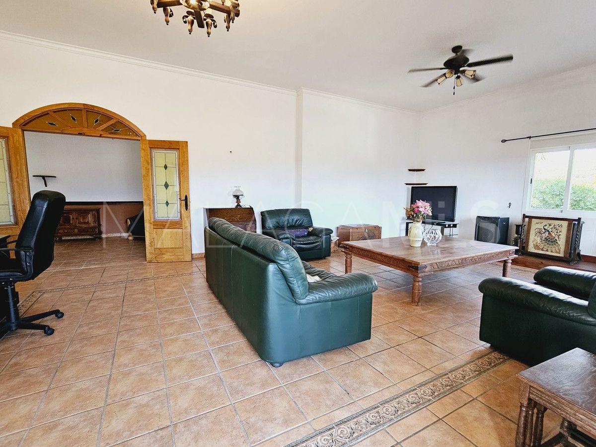 Villa for sale in Manilva