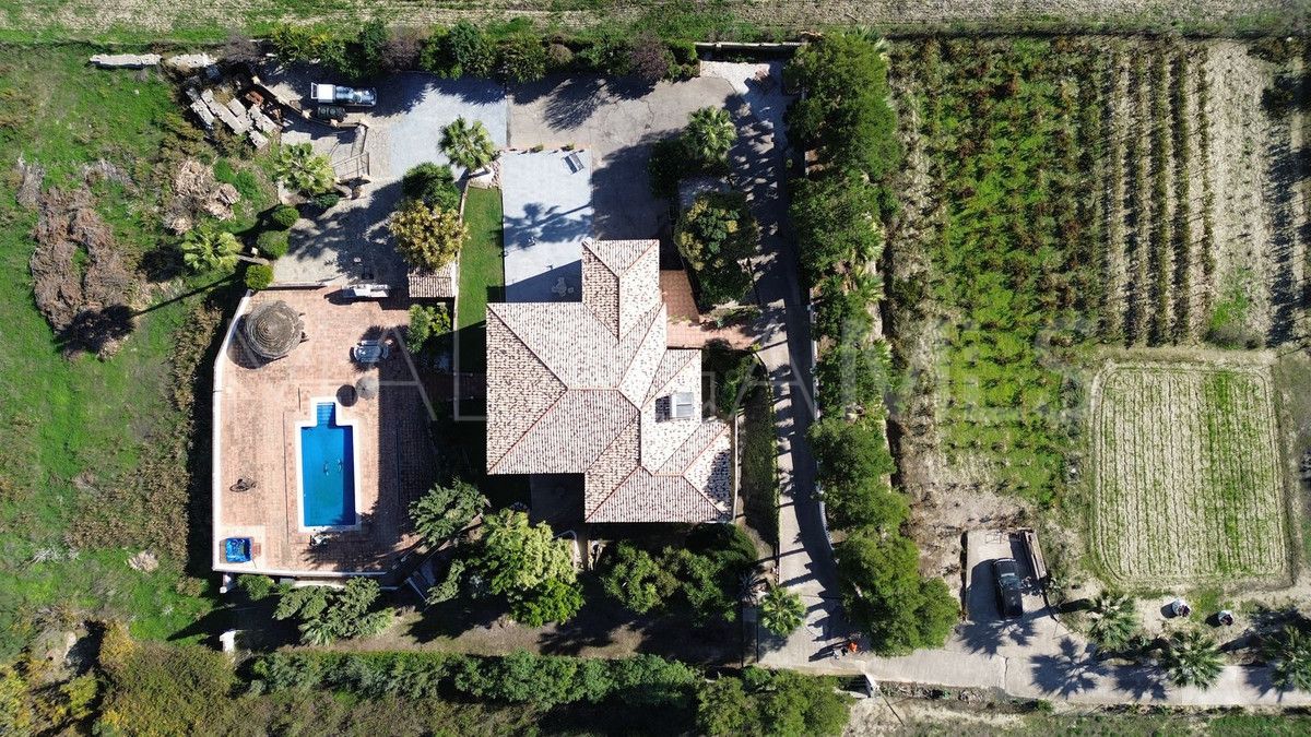 Villa for sale in Manilva