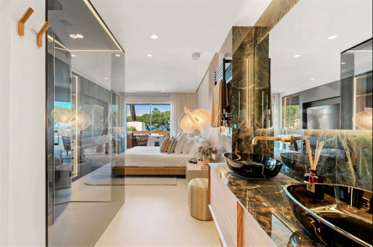 3 bedrooms Los Monteros apartment for sale