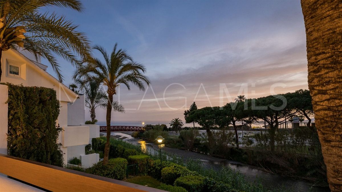 3 bedrooms Los Monteros apartment for sale