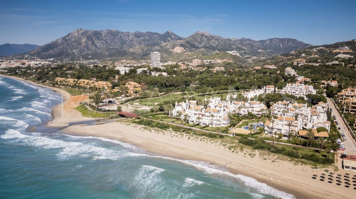 3 bedrooms Los Monteros apartment for sale