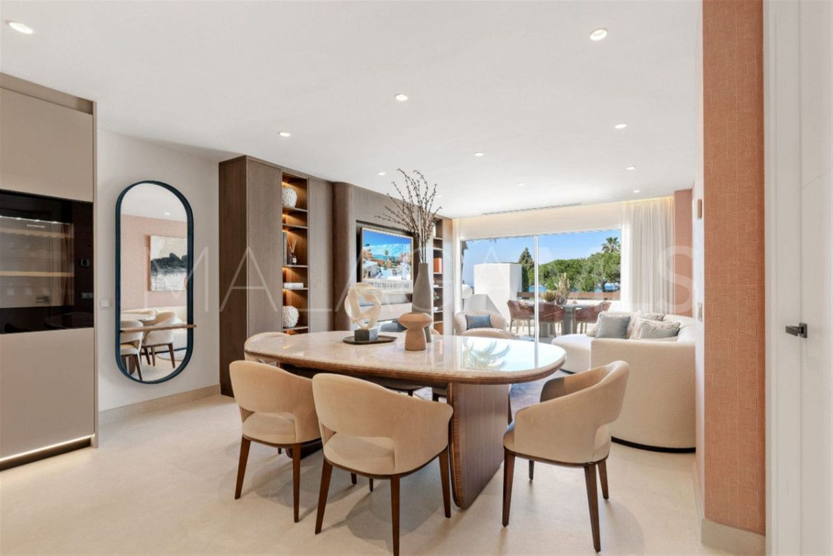 3 bedrooms Los Monteros apartment for sale