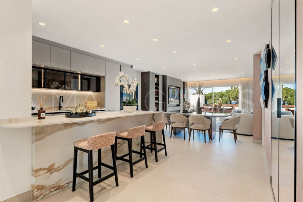 3 bedrooms Los Monteros apartment for sale