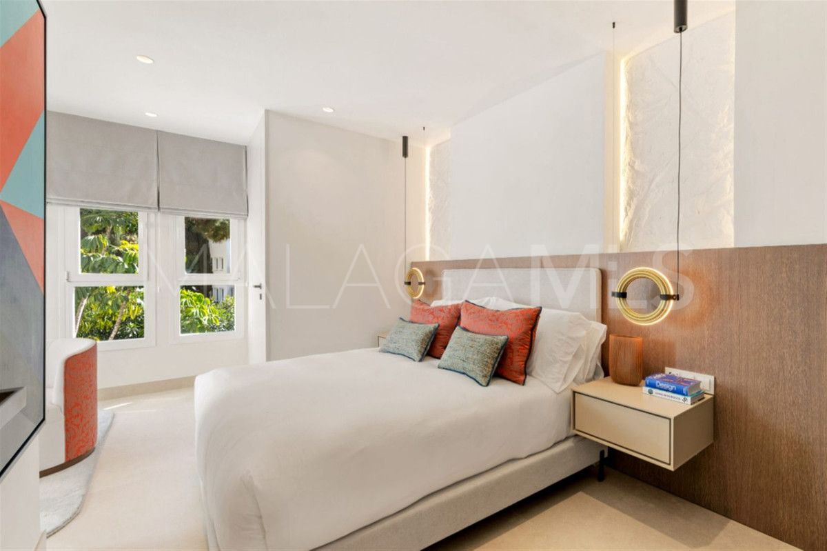 3 bedrooms Los Monteros apartment for sale