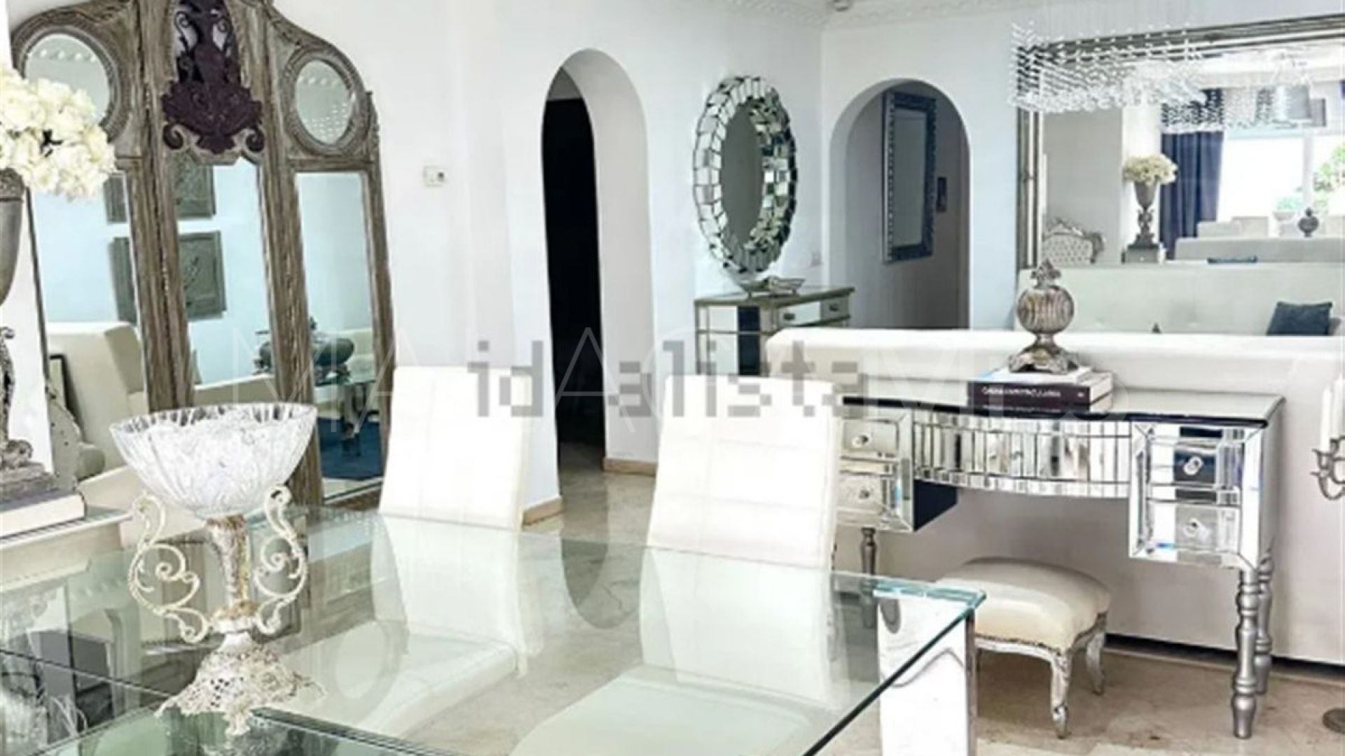 Apartamento planta baja for sale in Guadalmina Alta de 2 bedrooms