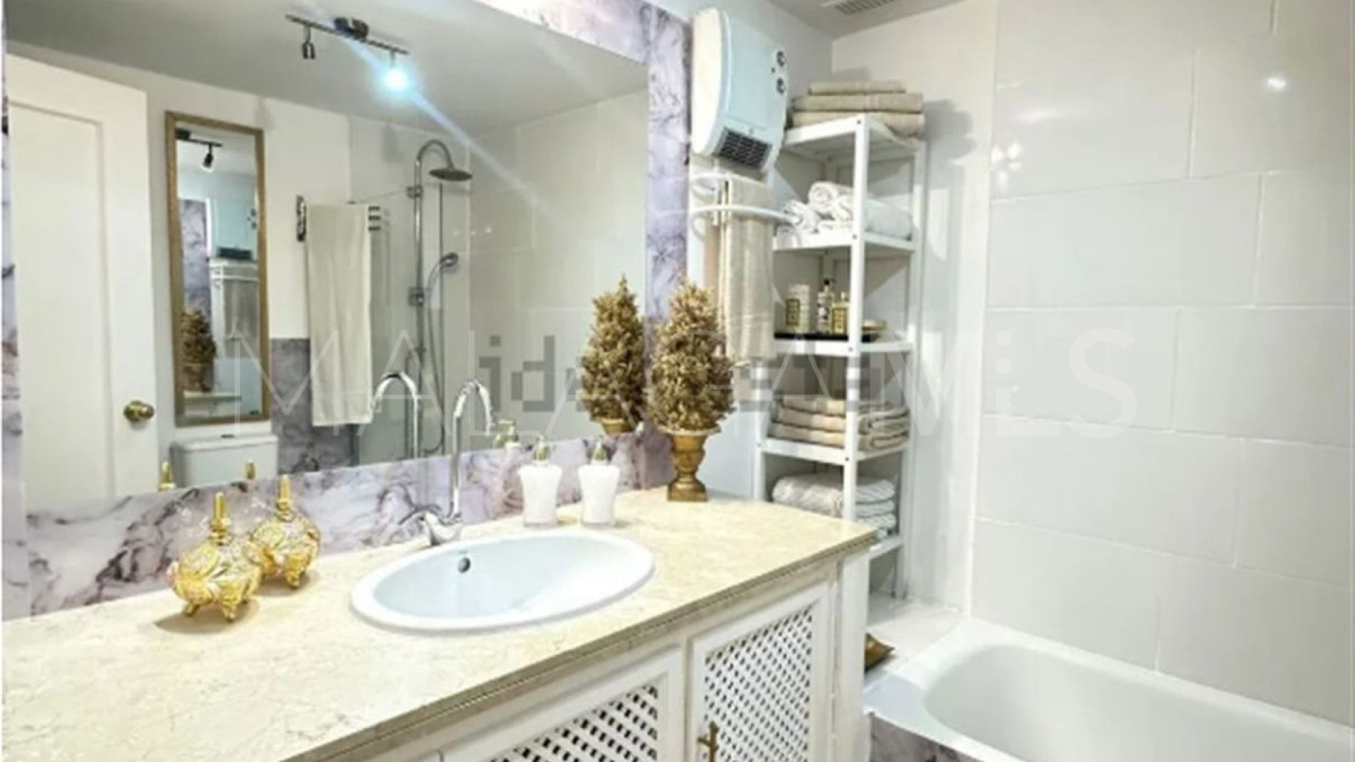Apartamento planta baja for sale in Guadalmina Alta de 2 bedrooms