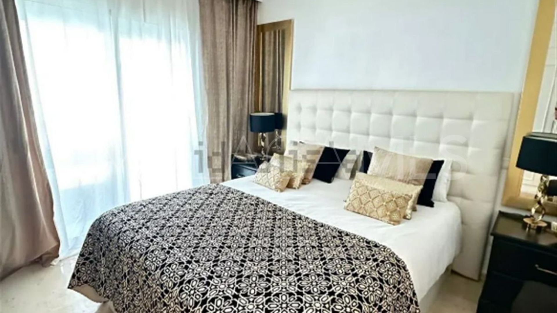 Apartamento planta baja for sale in Guadalmina Alta de 2 bedrooms