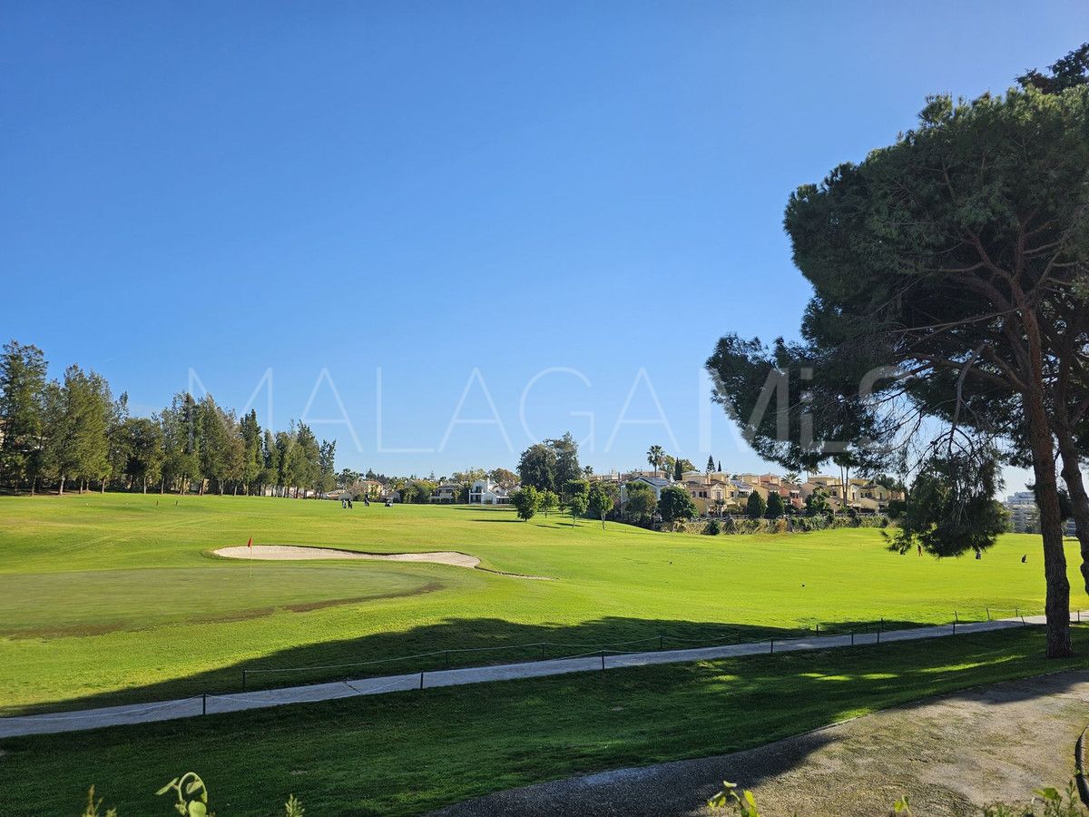 Buy villa in Guadalmina Alta