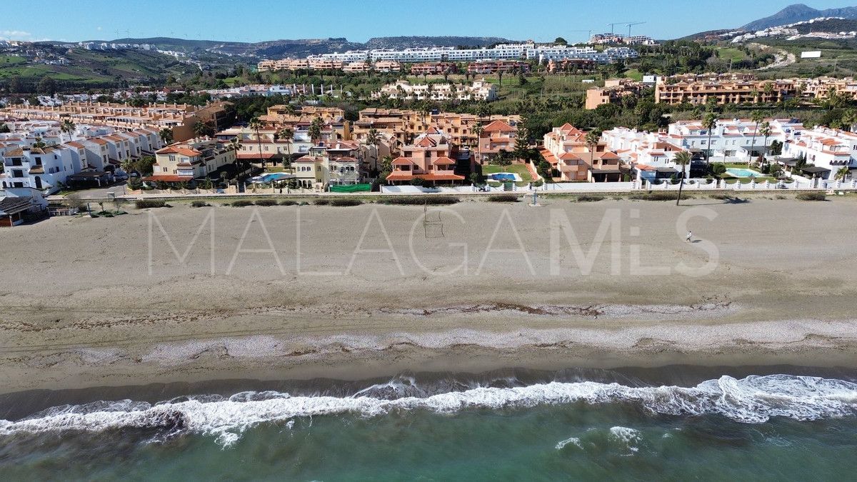 Villa for sale in Casares Playa
