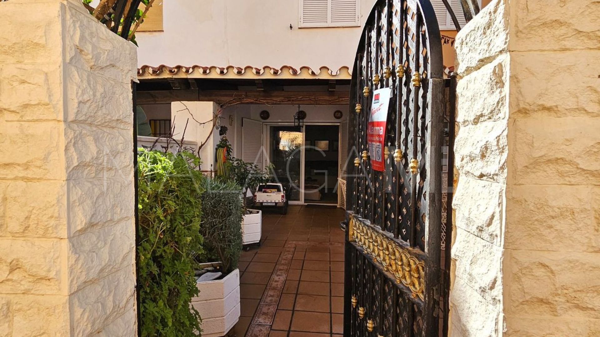 Villa for sale in Casares Playa