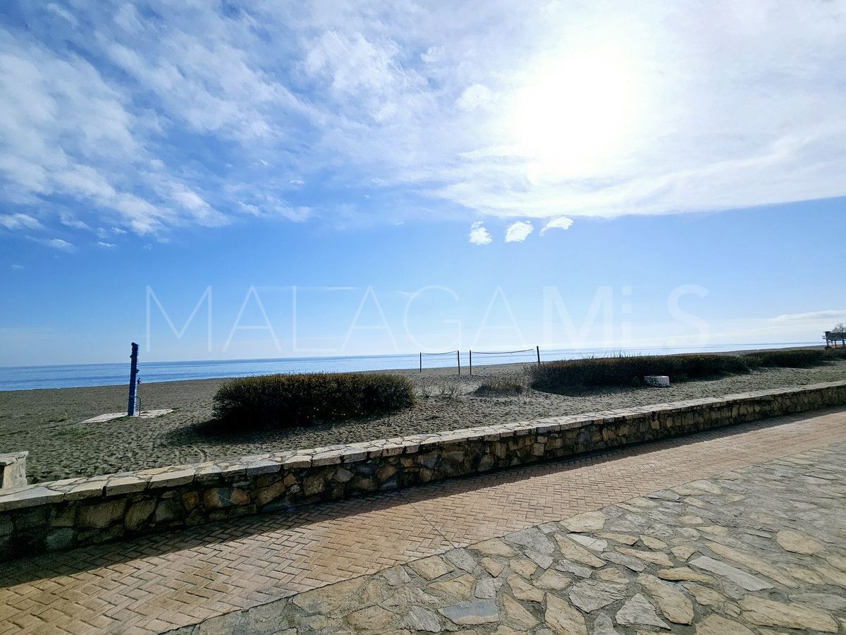 Villa for sale in Casares Playa