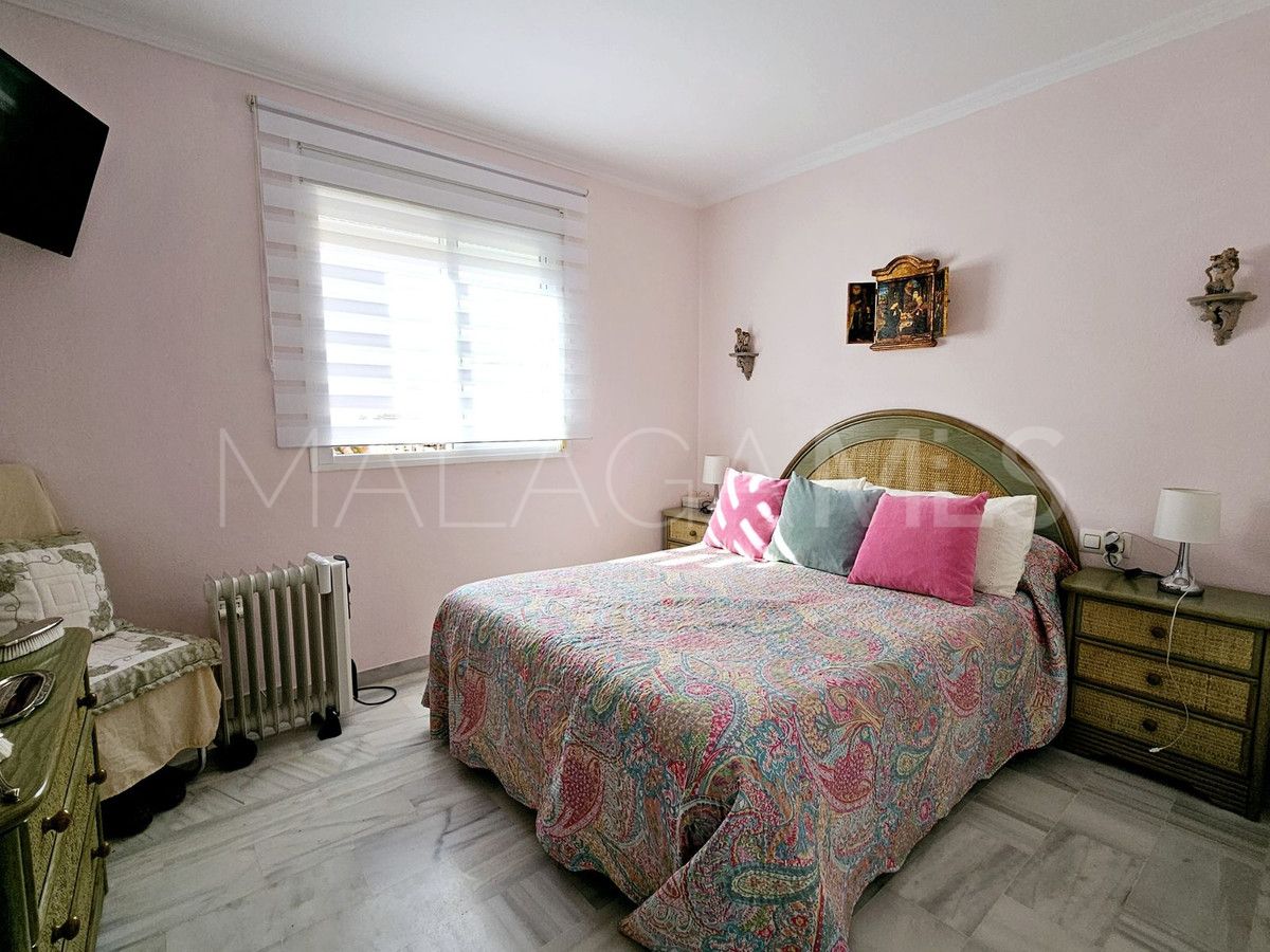 Villa for sale in Casares Playa