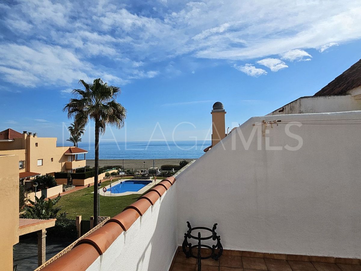 Villa for sale in Casares Playa