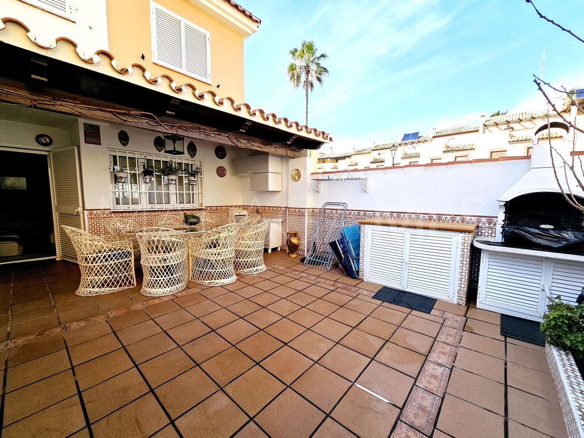 Villa for sale in Casares Playa