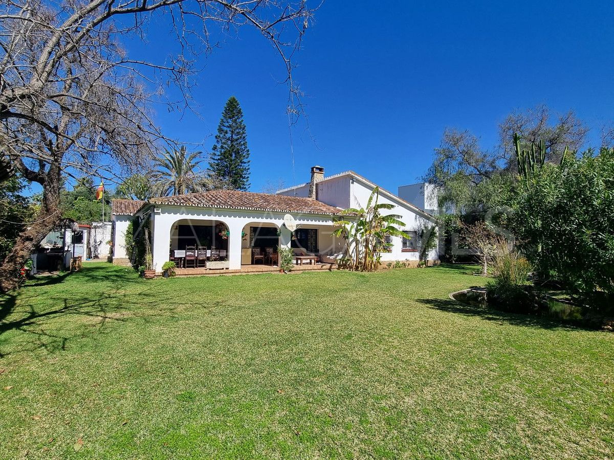 Villa for sale in Marbella - Puerto Banus