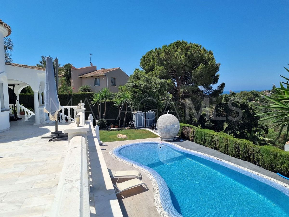 Villa for sale with 5 bedrooms in Elviria