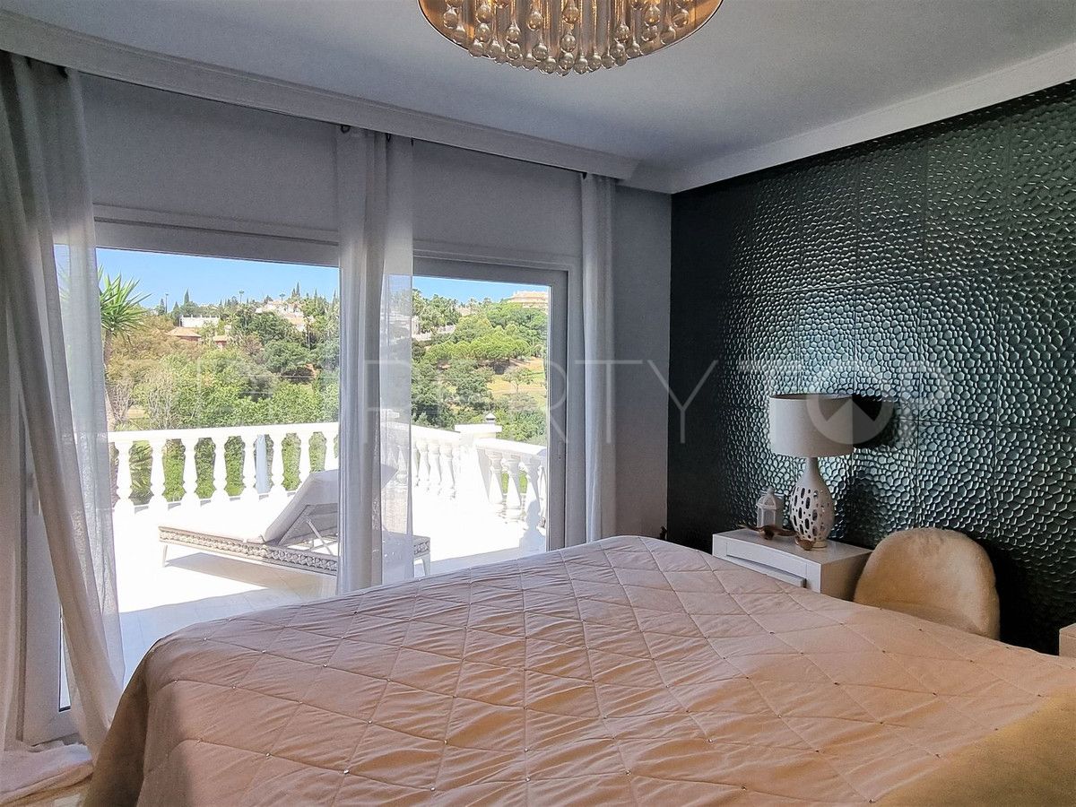 5 bedrooms villa in Elviria for sale
