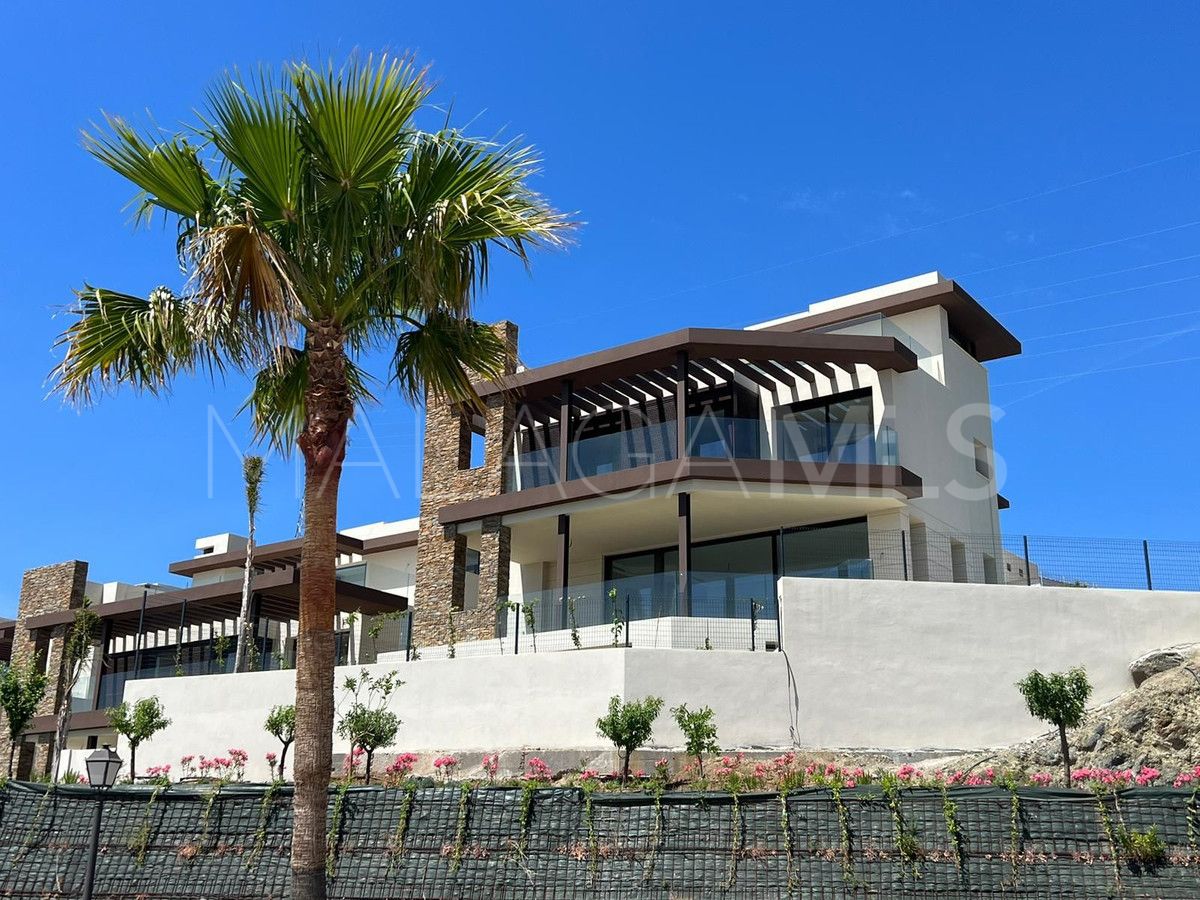 Villa for sale in Benahavis