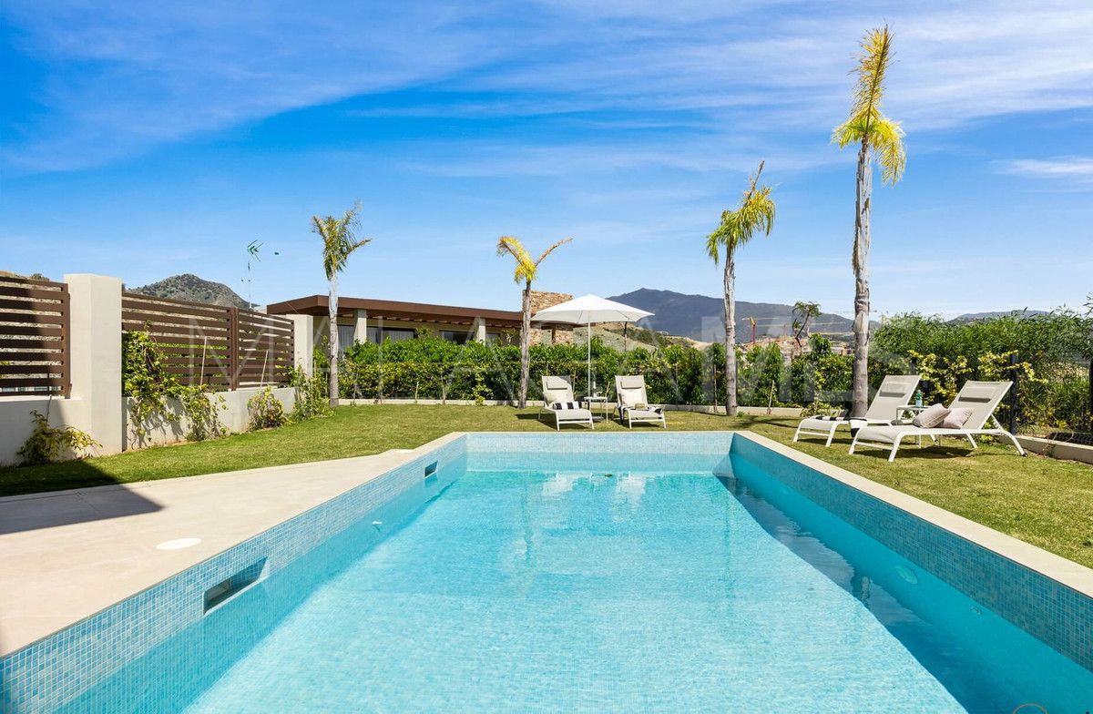 Villa for sale in Benahavis