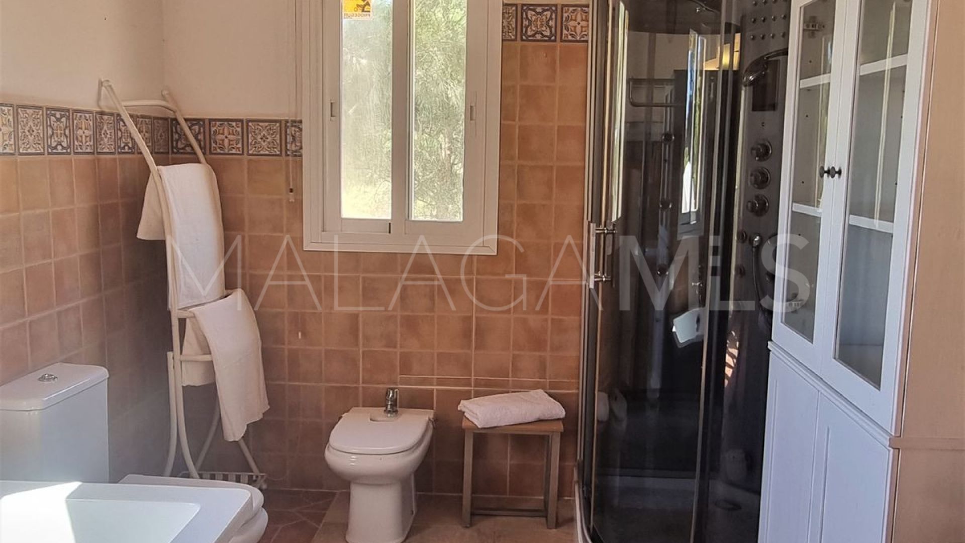 Buy Estepona 3 bedrooms villa