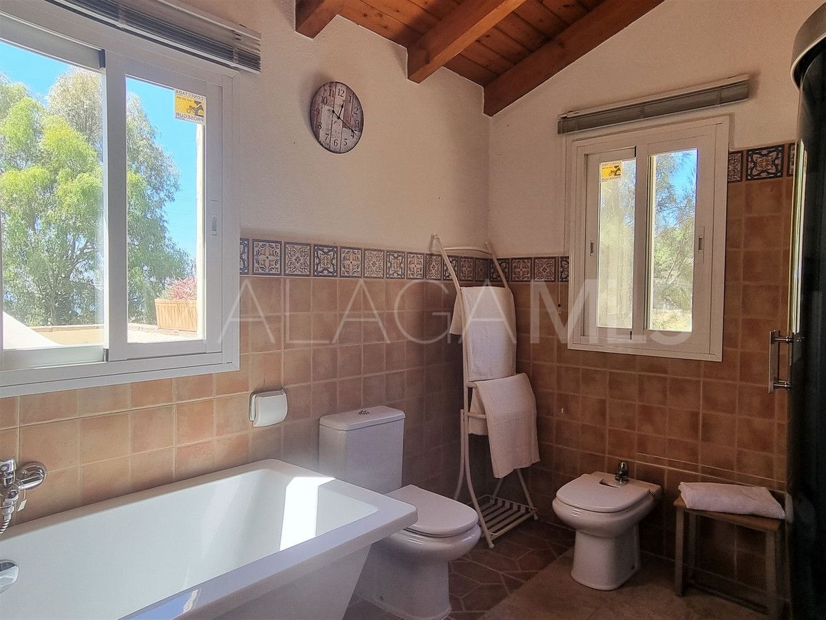 Buy Estepona 3 bedrooms villa