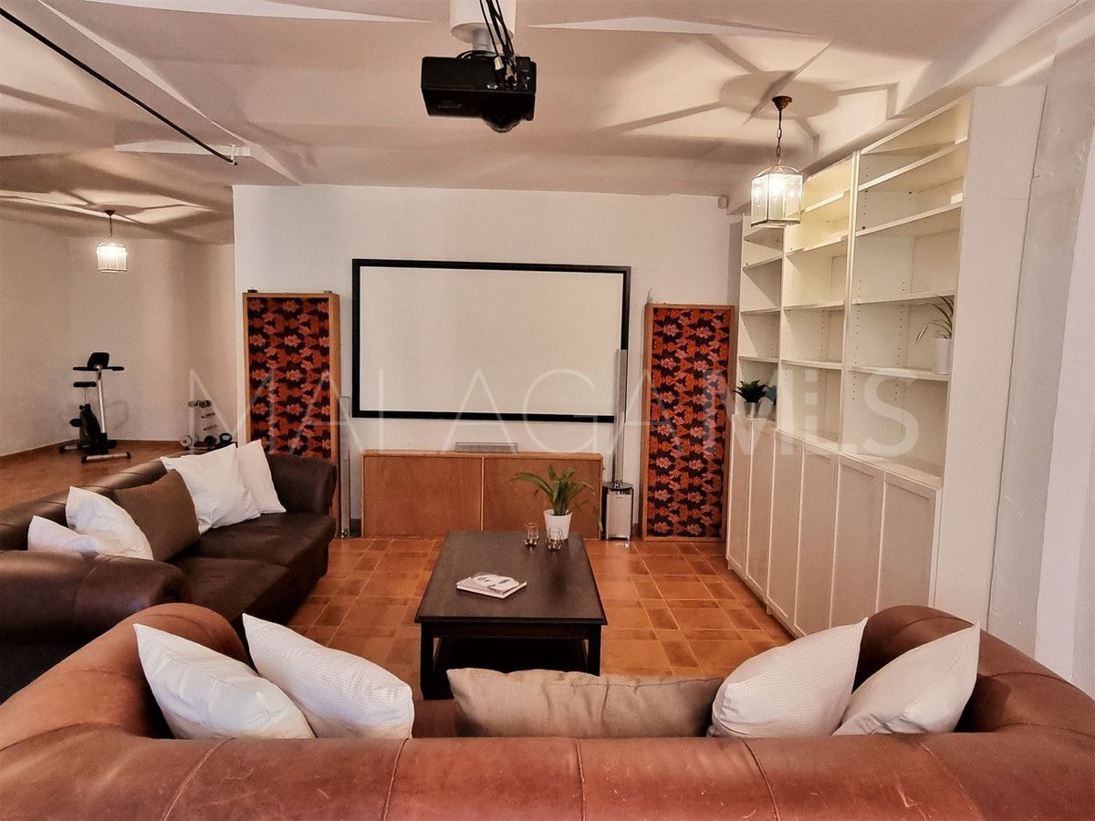Buy Estepona 3 bedrooms villa