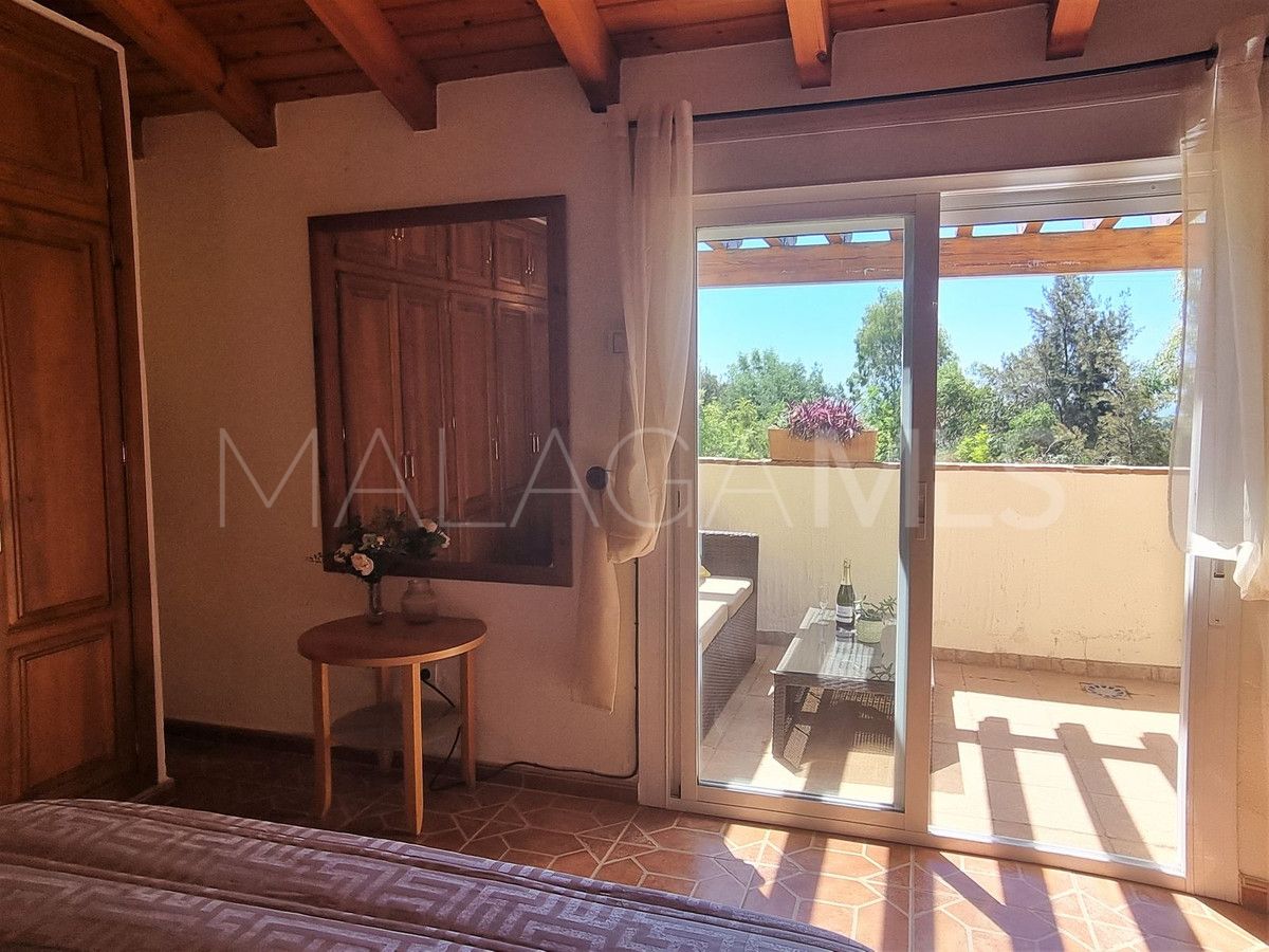Buy Estepona 3 bedrooms villa