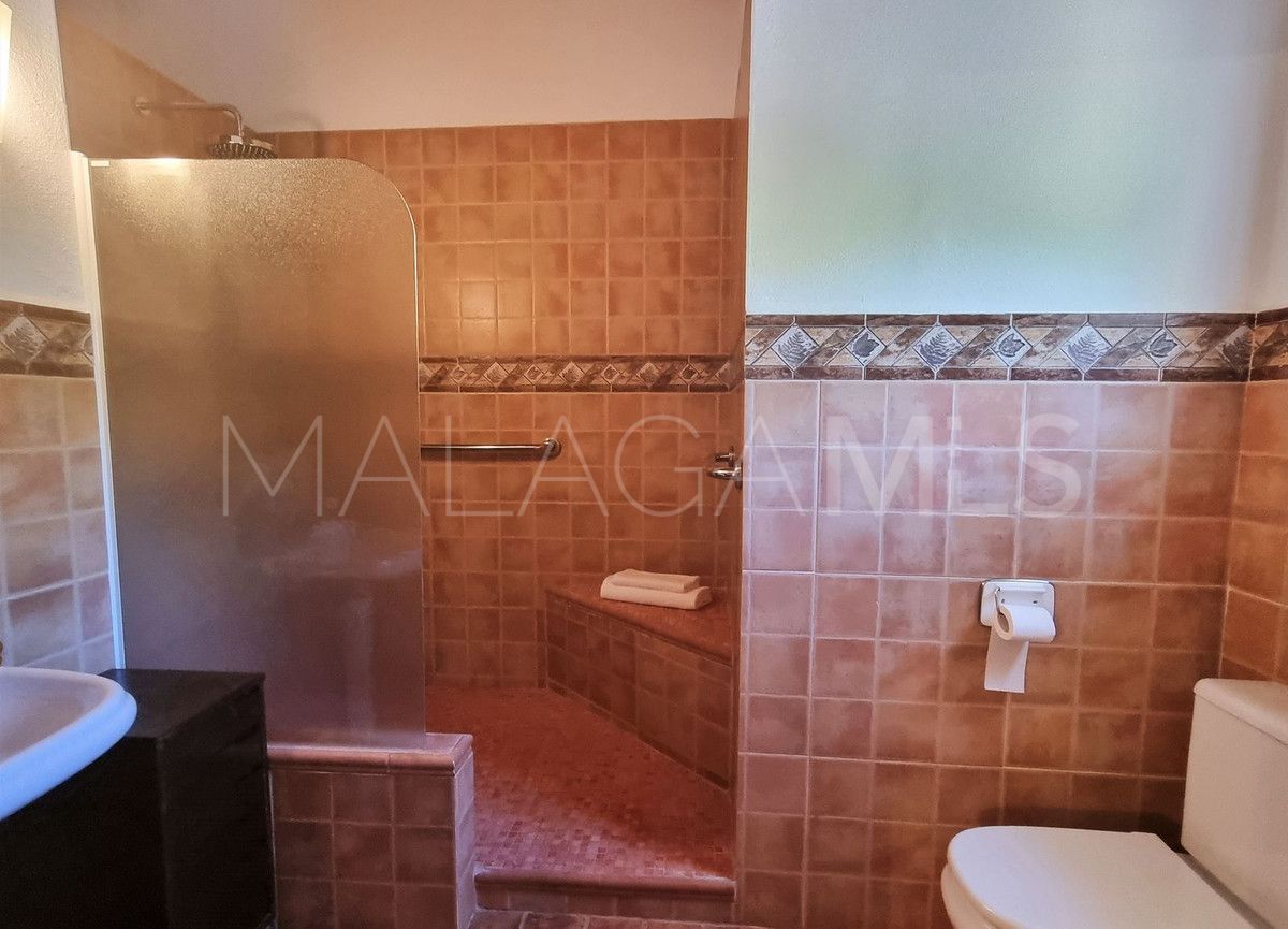 Buy Estepona 3 bedrooms villa