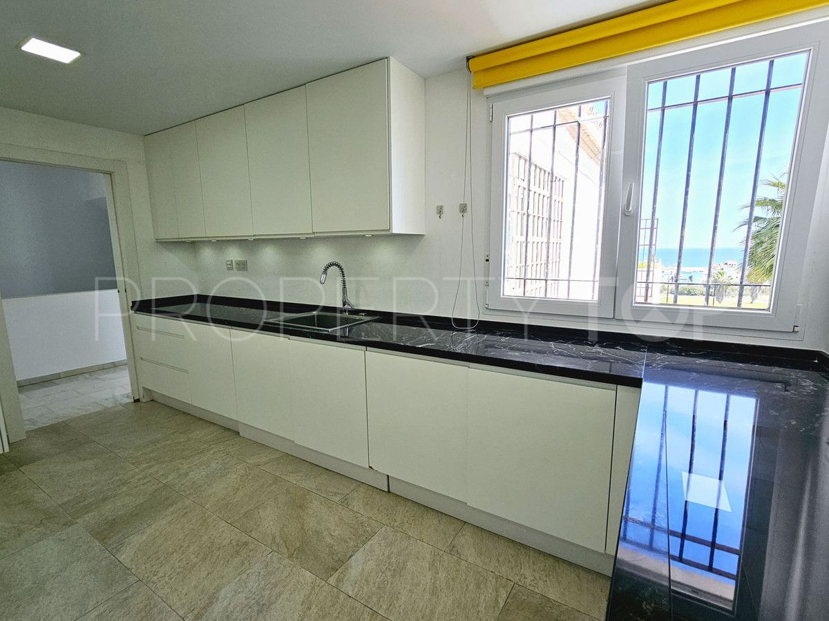 Buy town house with 3 bedrooms in La Duquesa