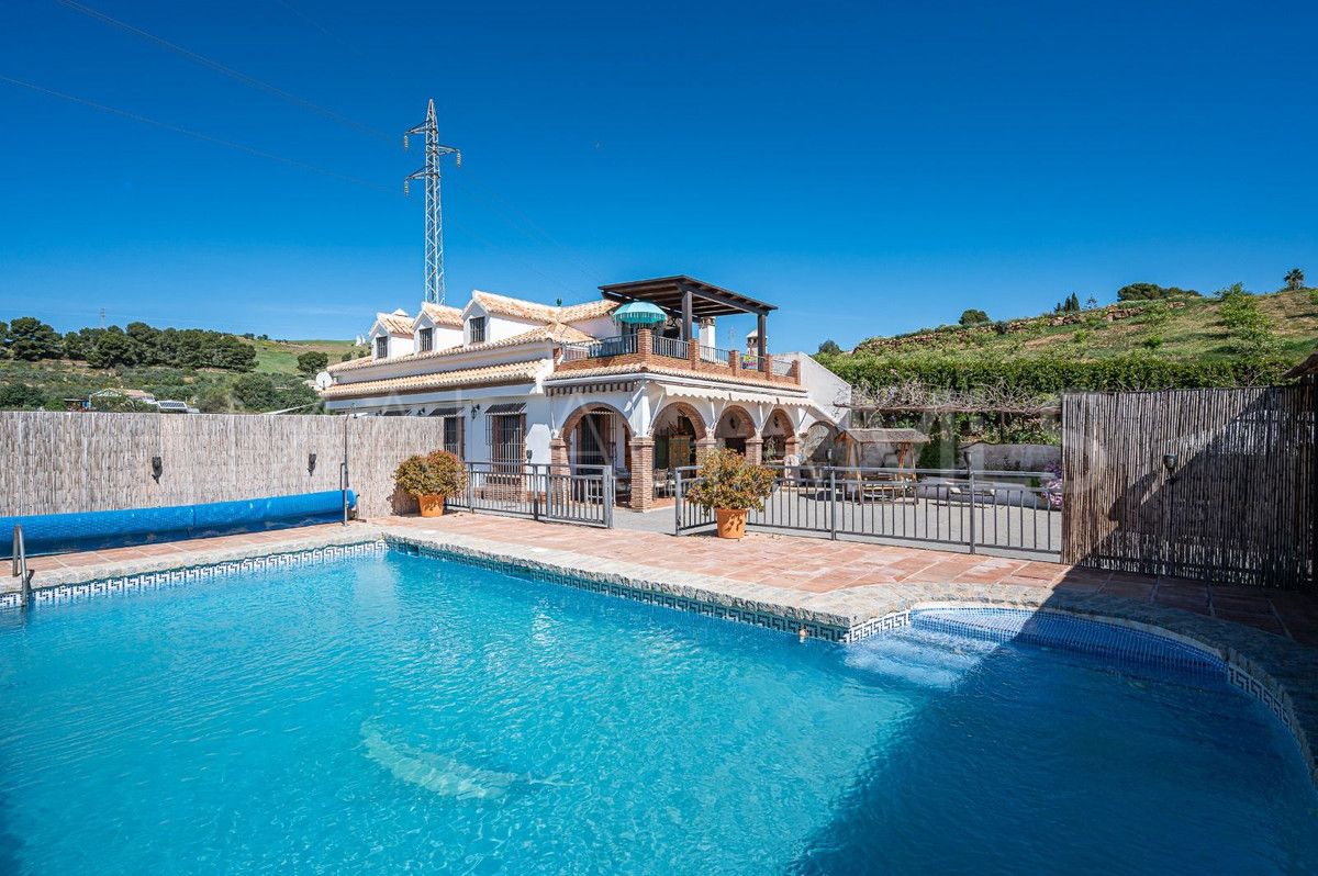 Villa for sale in Pizarra