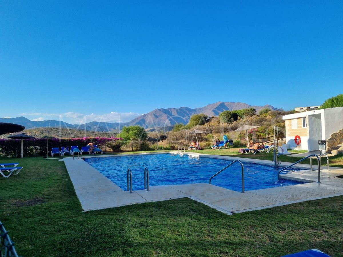 Se vende apartamento planta baja in Casares Playa de 3 bedrooms