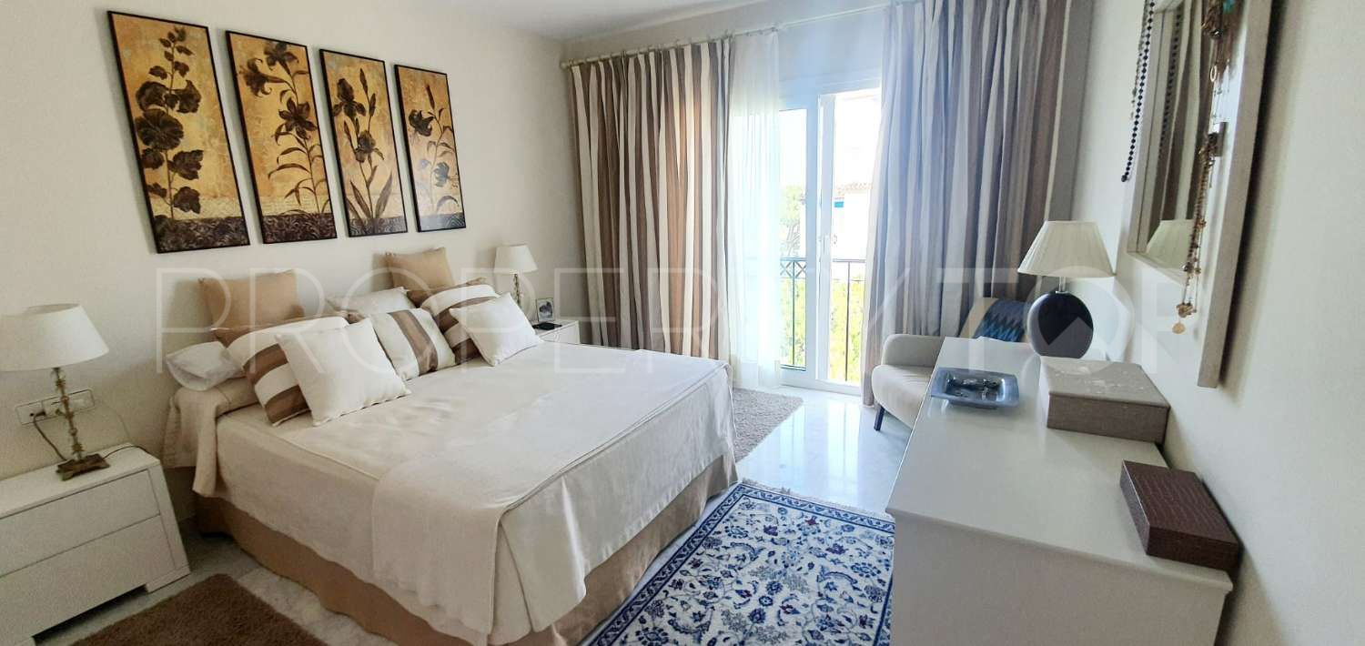 Comprar apartamento de 3 dormitorios en Marbella - Puerto Banus