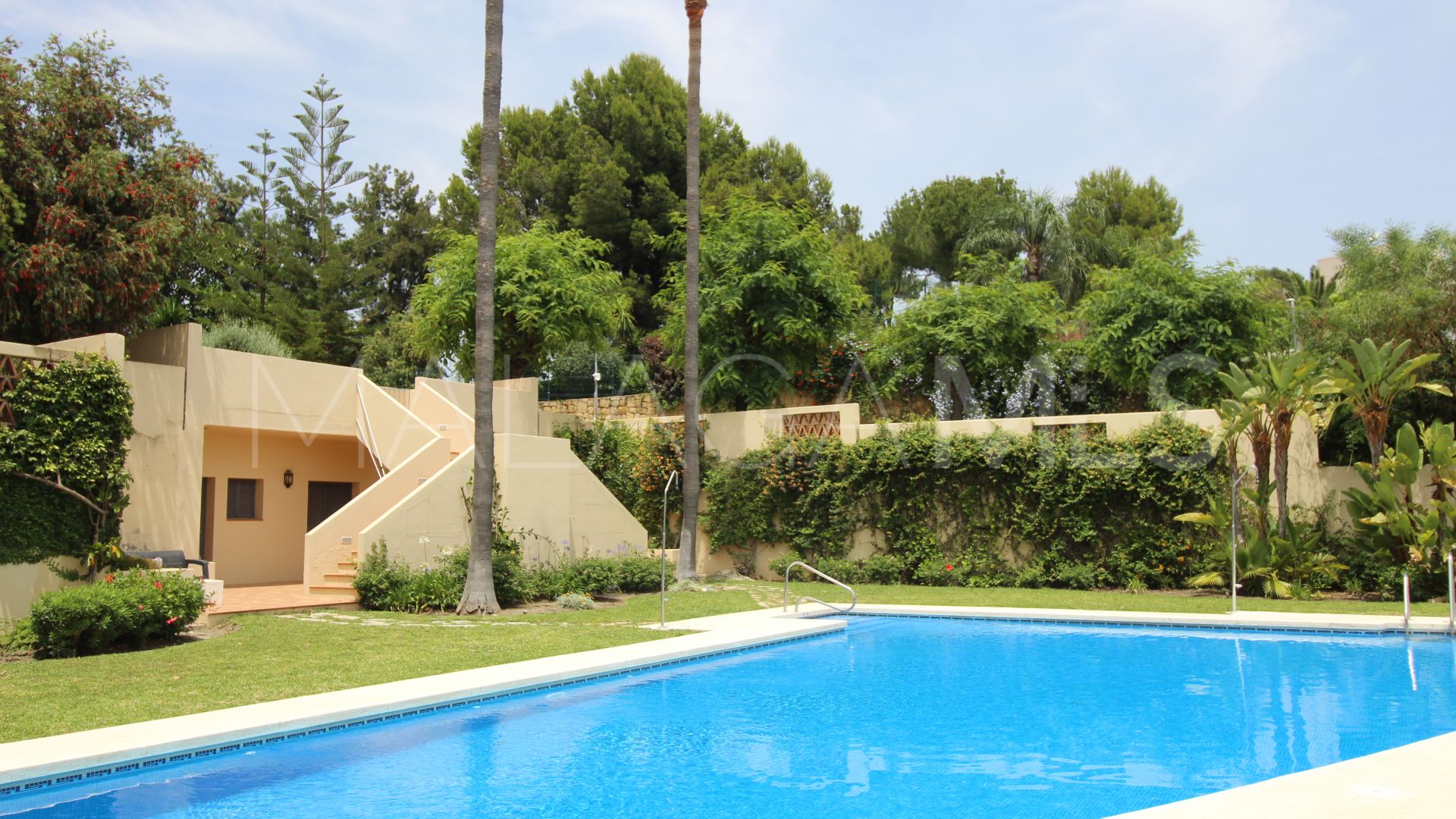 Town house for sale in La Alqueria