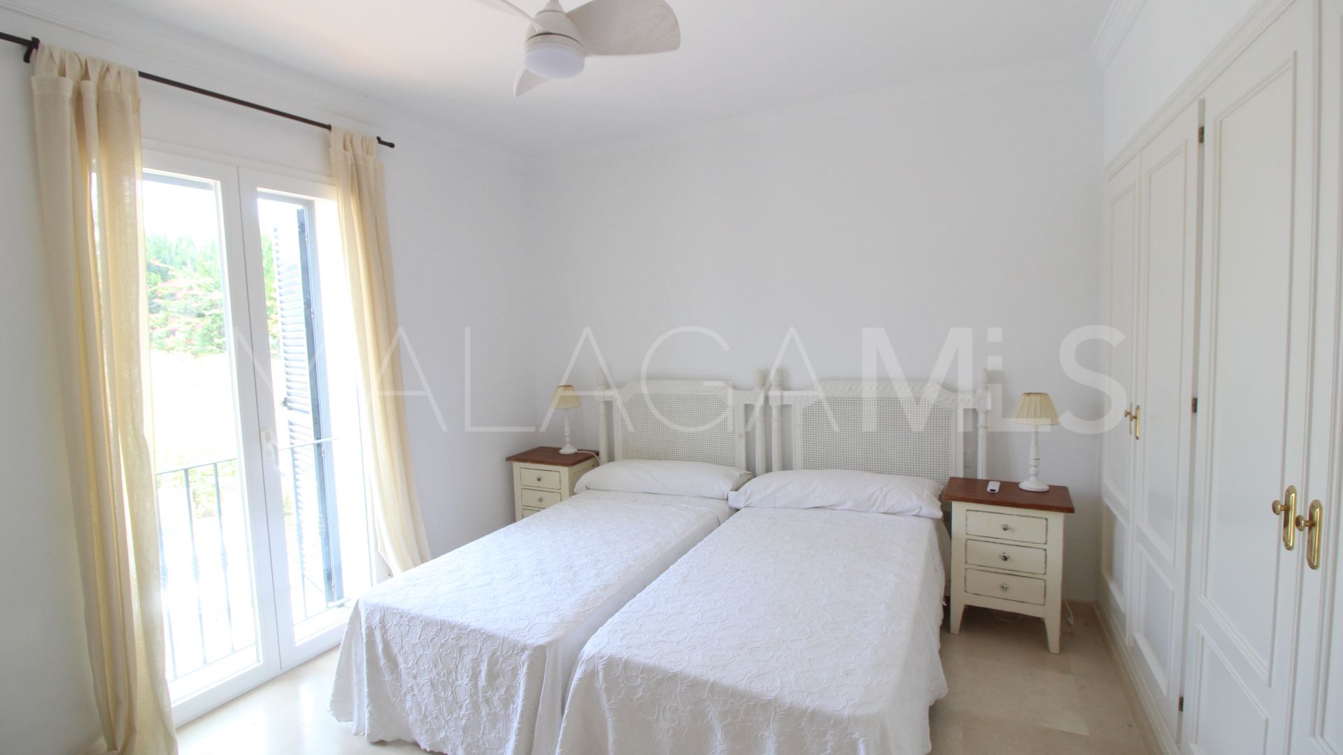 Town house for sale in La Alqueria
