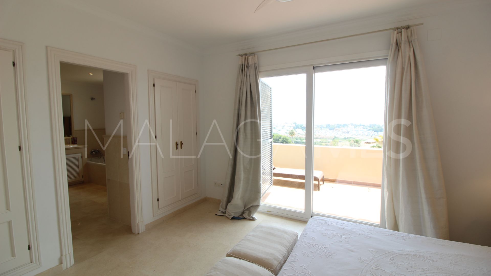 Town house for sale in La Alqueria