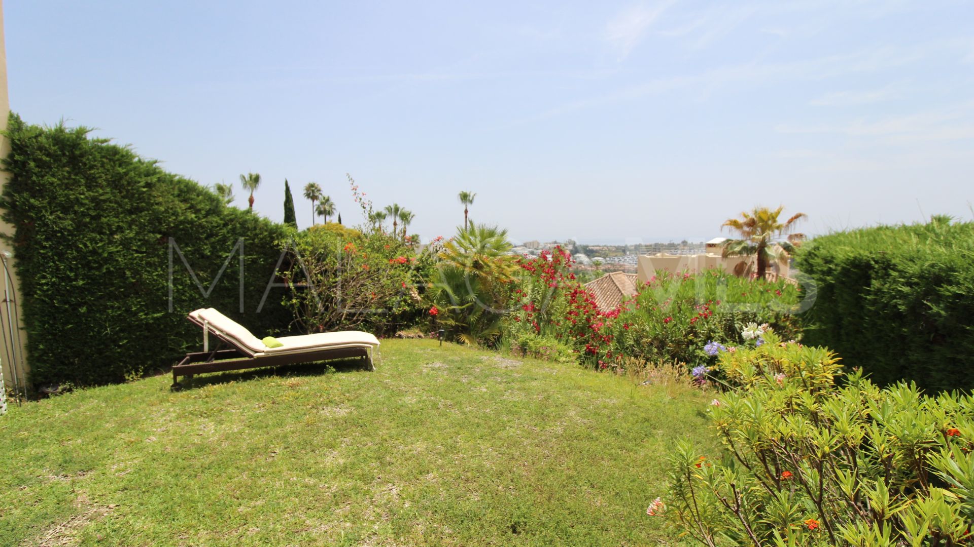 Town house for sale in La Alqueria