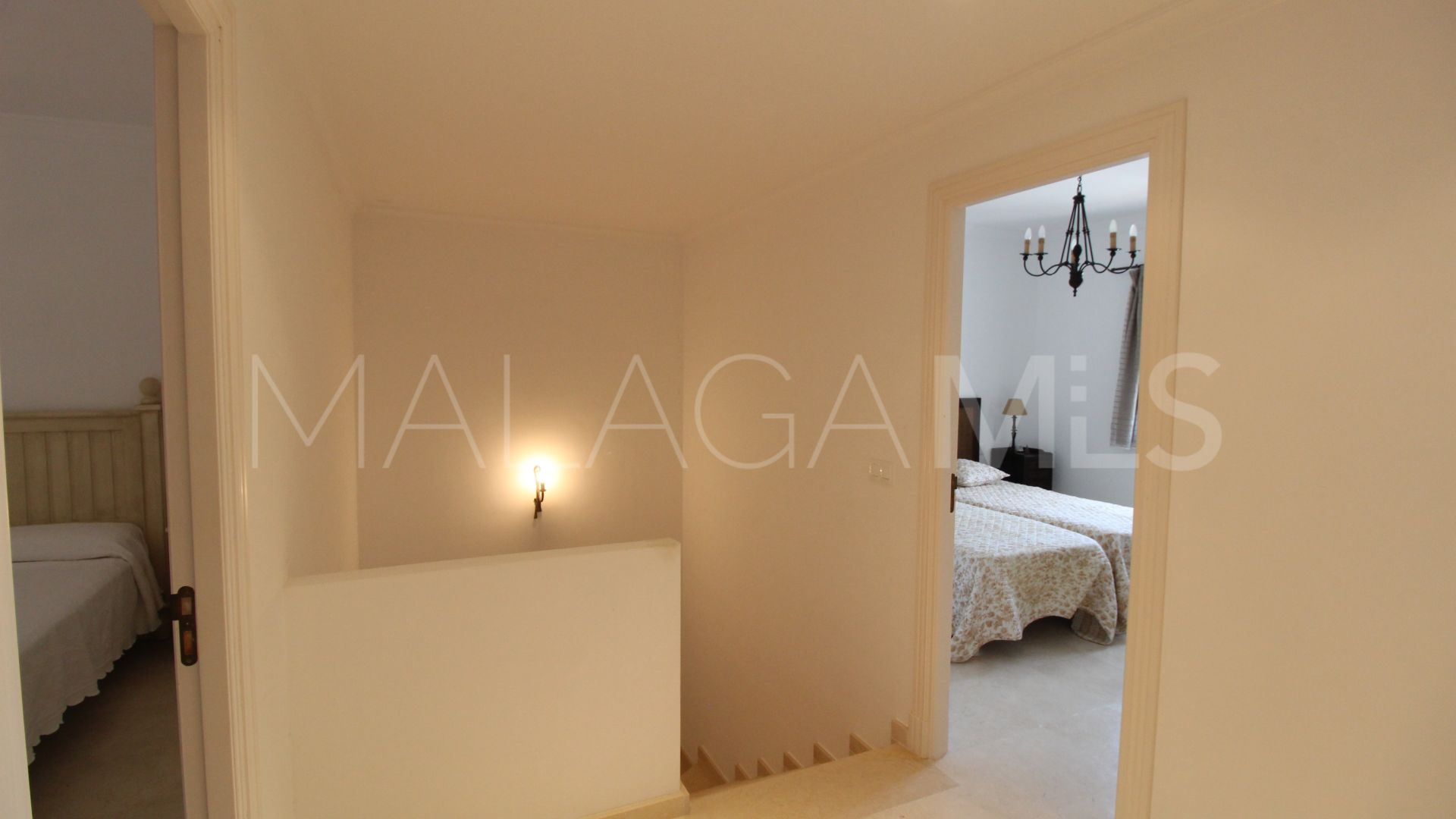 Town house for sale in La Alqueria