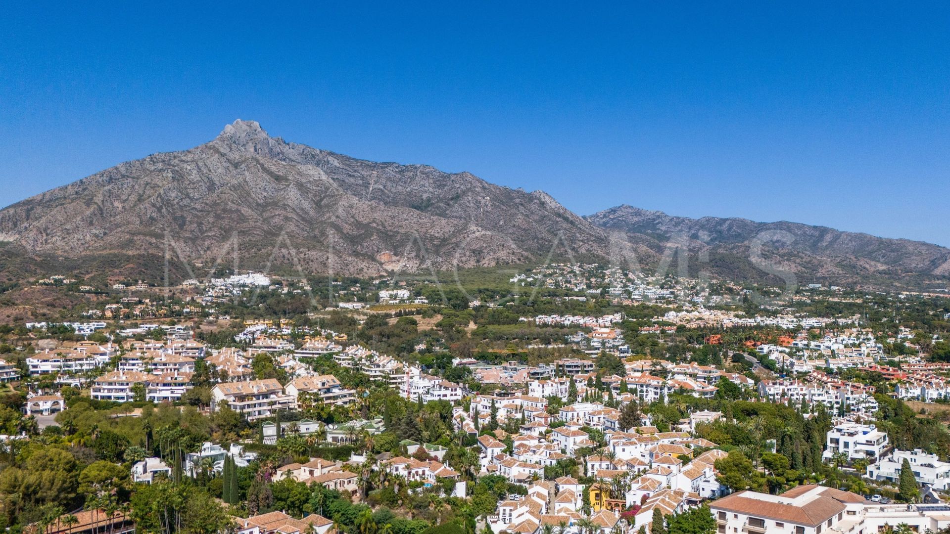 Buy adosado de 2 bedrooms in Las Lomas del Marbella Club