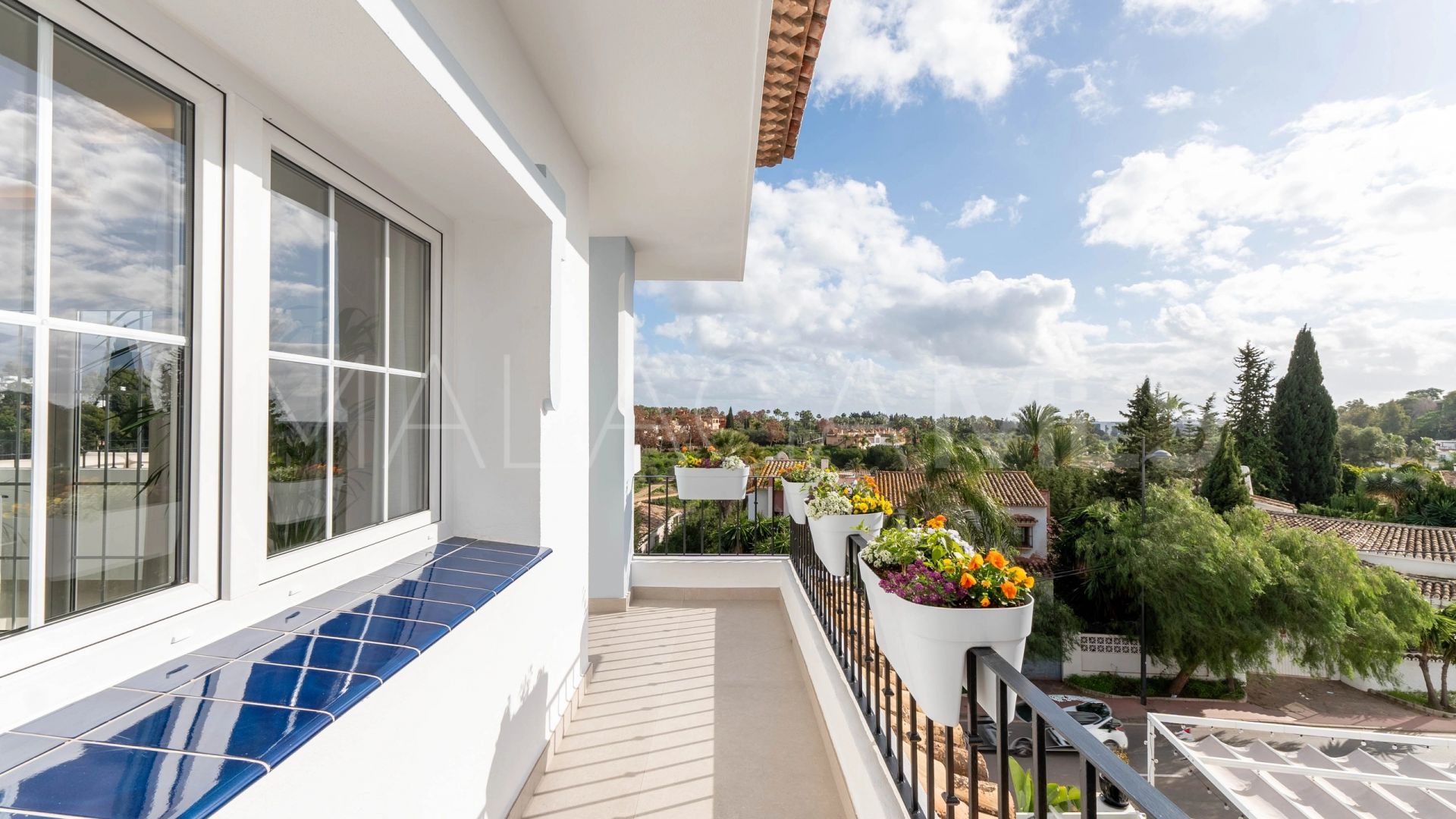 Duplex penthouse for sale in Nueva Andalucia