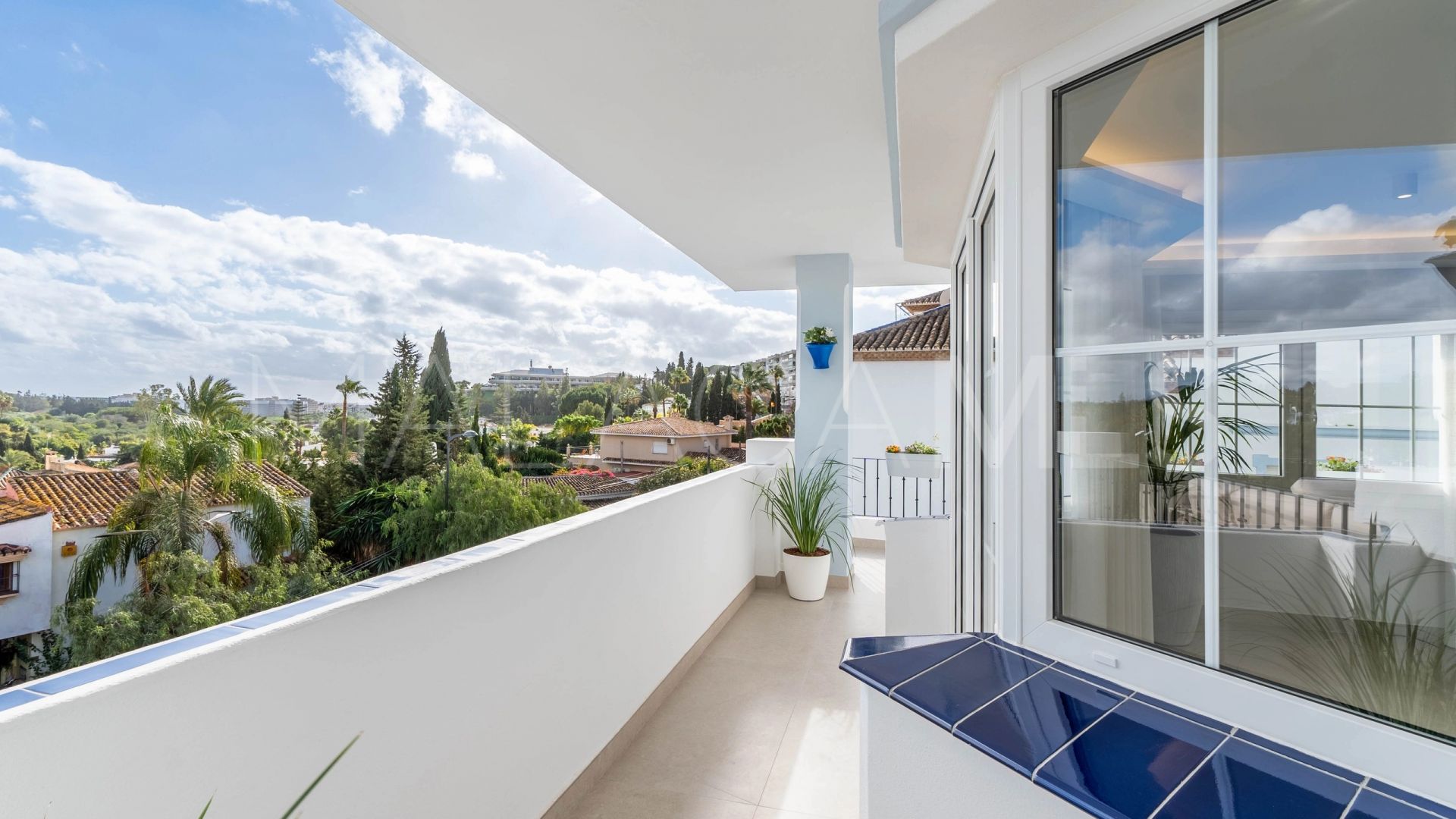 Duplex penthouse for sale in Nueva Andalucia