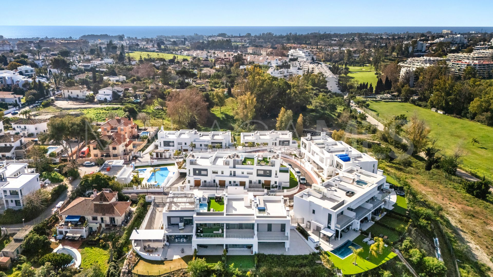 Villa jumelée for sale in Guadalmina Alta