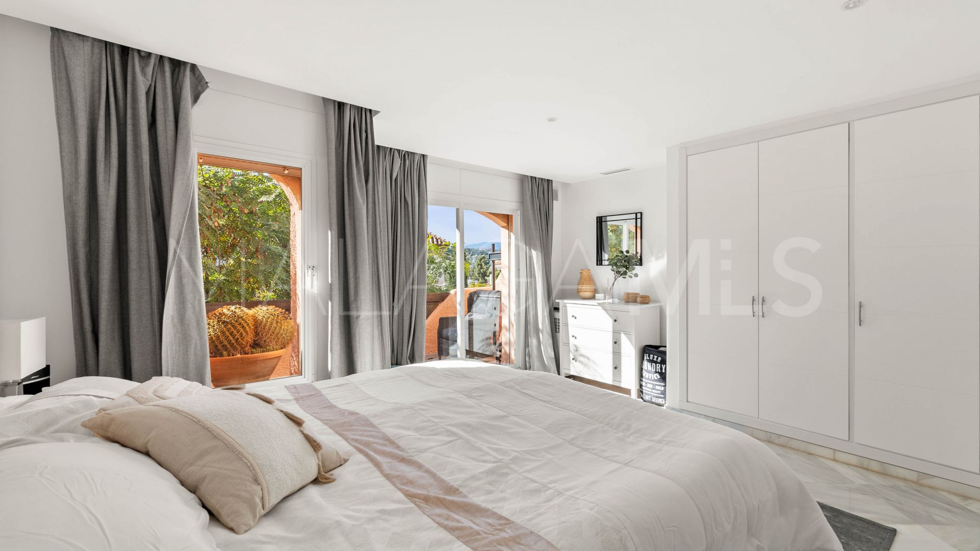 3 bedrooms Nueva Andalucia town house for sale