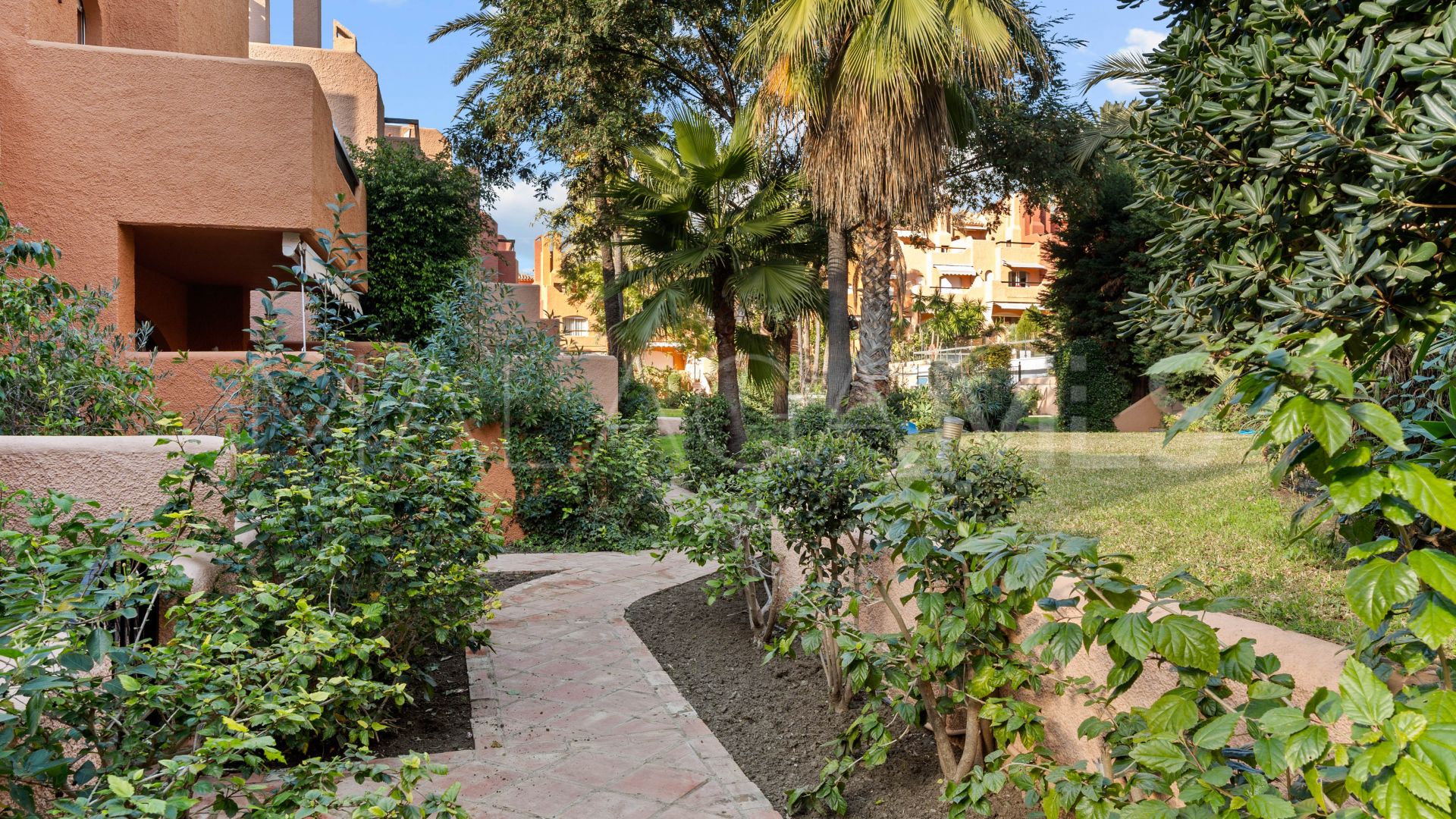 3 bedrooms Nueva Andalucia town house for sale