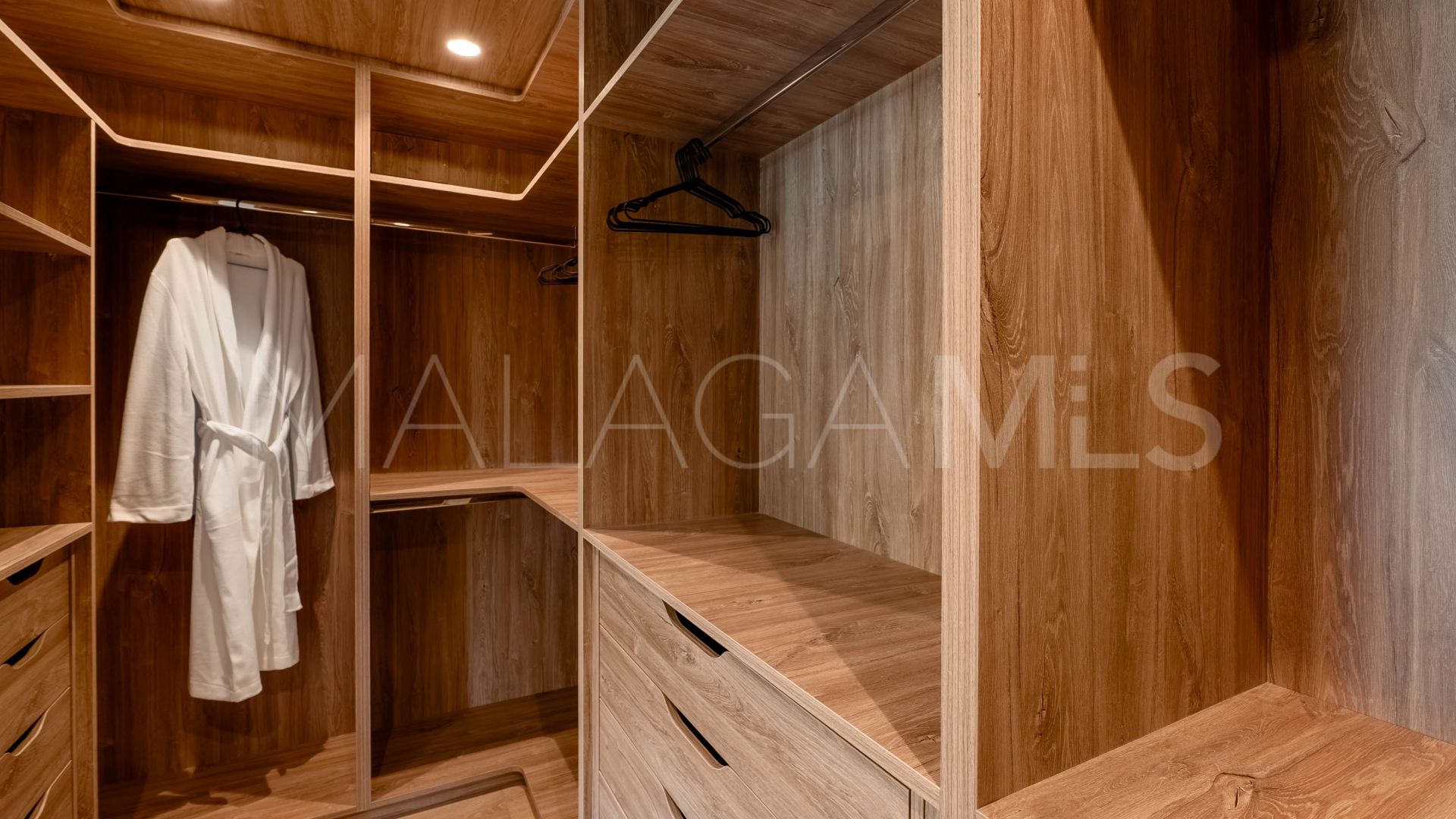Villa for sale with 4 bedrooms in Supermanzana H
