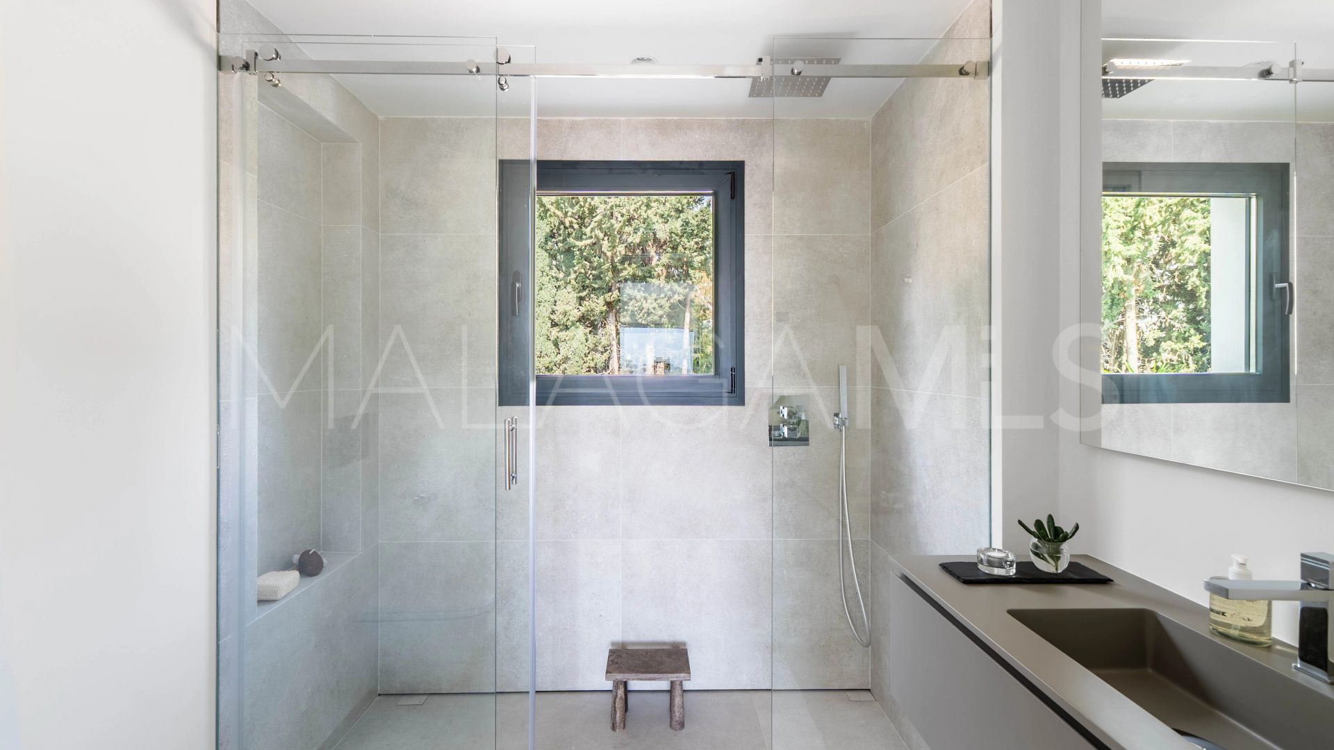 Villa for sale with 4 bedrooms in Supermanzana H