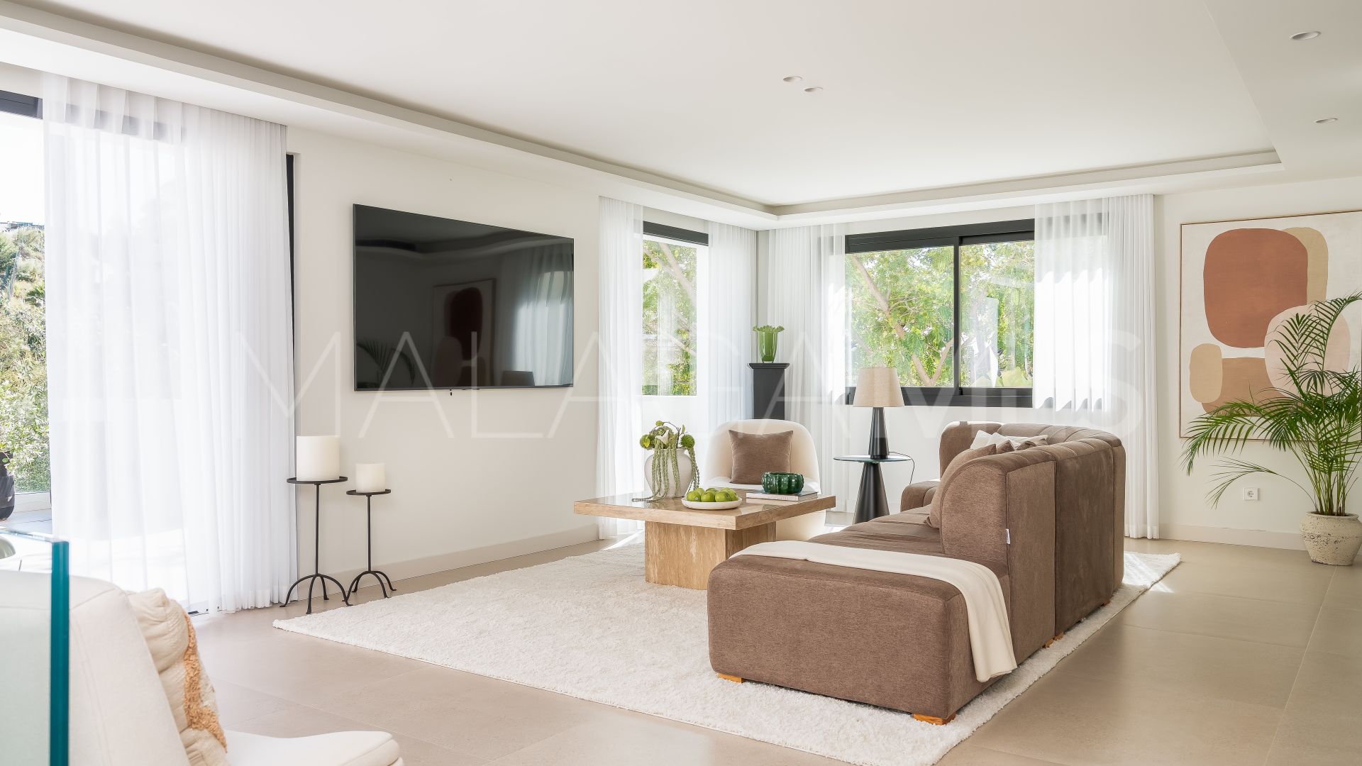 Se vende villa in Los Naranjos Hill Club de 5 bedrooms