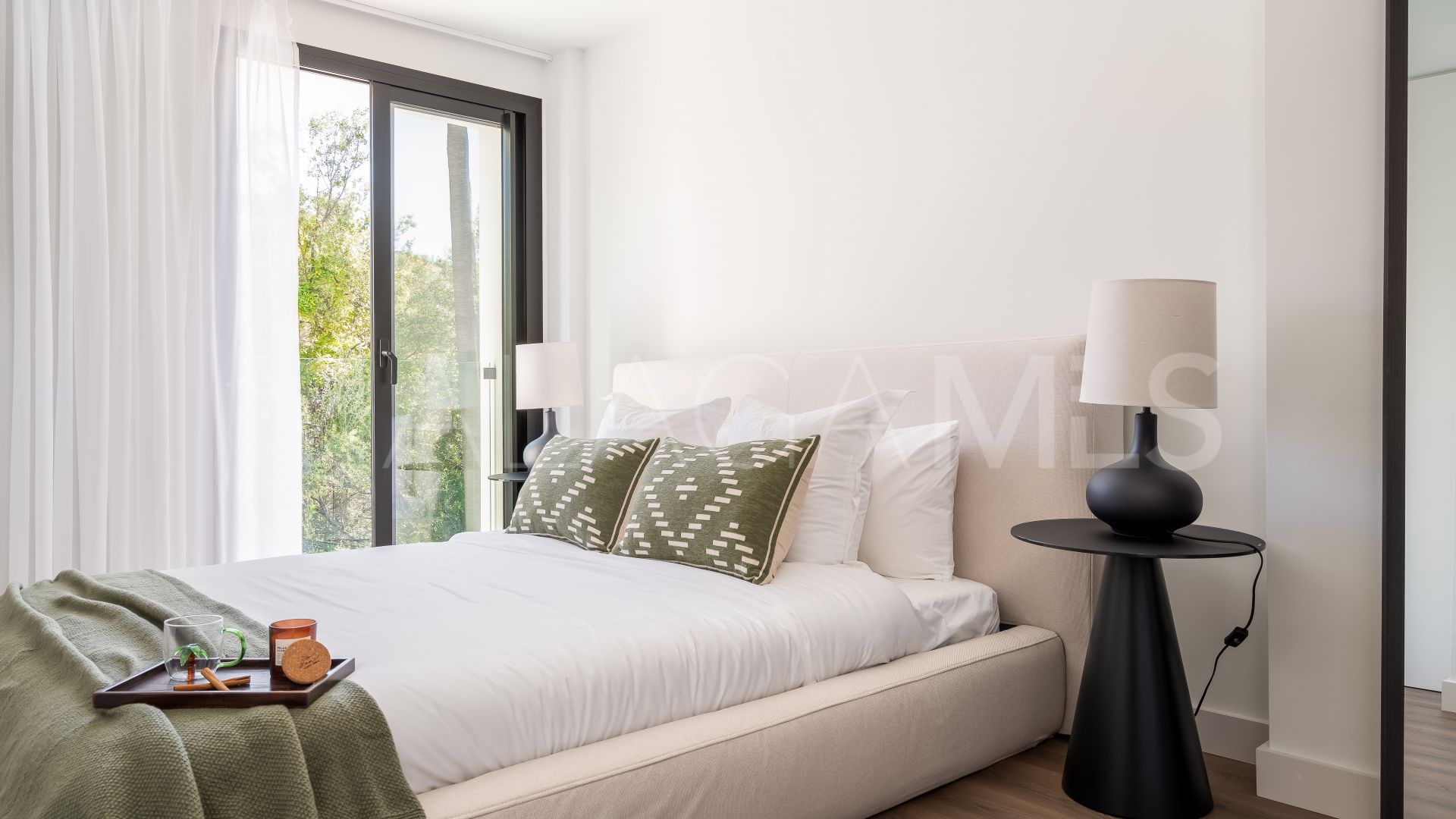 Se vende villa in Los Naranjos Hill Club de 5 bedrooms